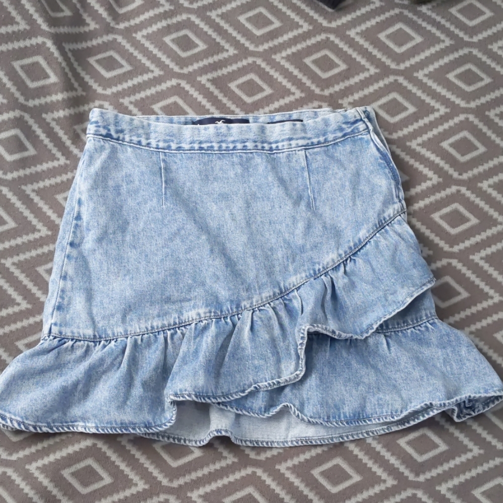 ❤️  Hollister | Ultra High-Rise Demon Skirt